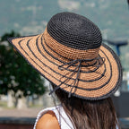 Cappello bicolore all'uncinetto in Rafia – schema PDF