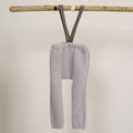 Pantaloncini con bretelle ai ferri in Delicata Baby – schema PDF