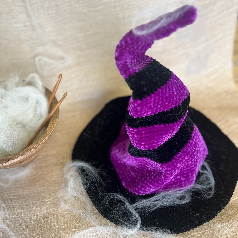 CAPPELLO DA STREGA ALL'UNCINETTO - VELLUX